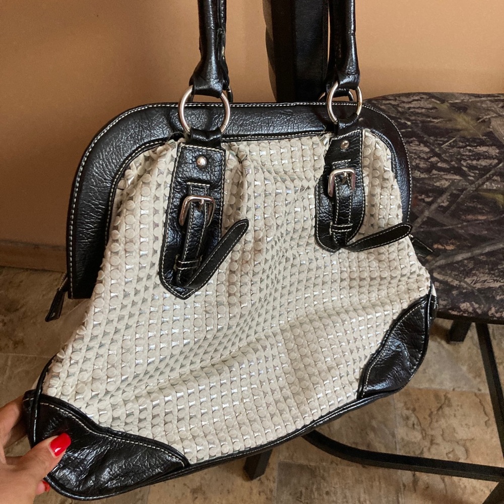 Black and white SPIEGLE handbag